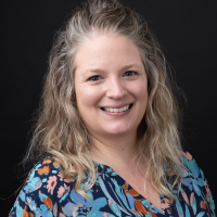 Dr. Kristen de Graauw